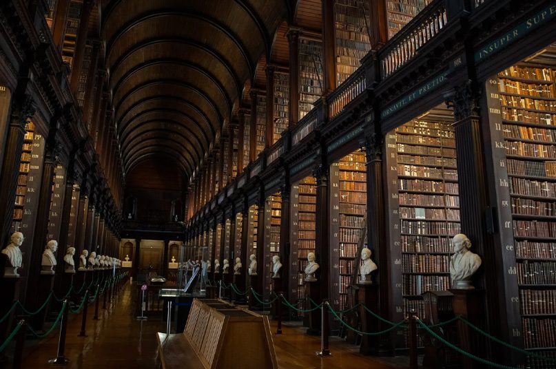 can anyone visit trinity college library